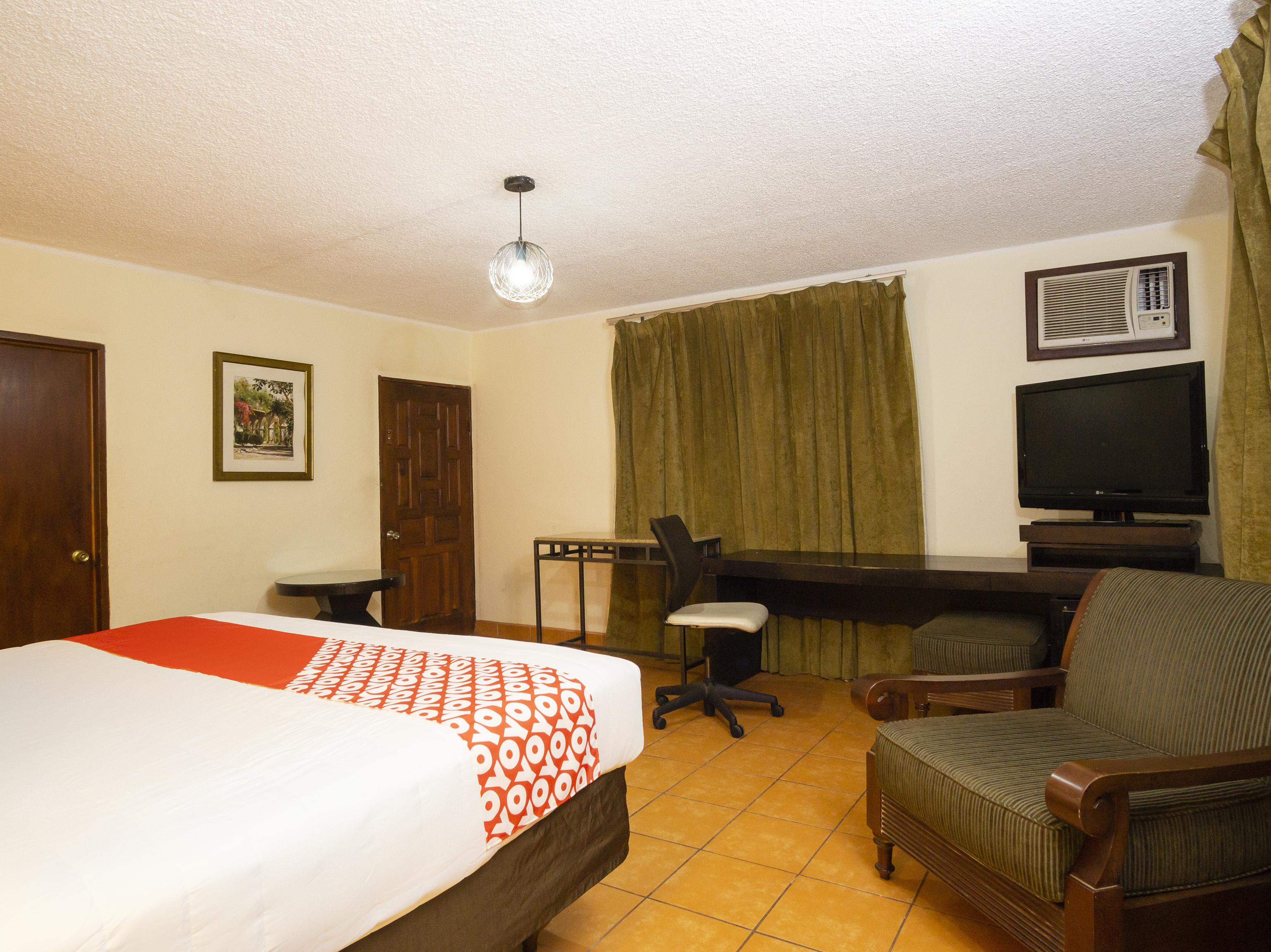 Oyo Hotel Hacienda Don Luis, Rosarito Exterior photo A typical room at the hotel