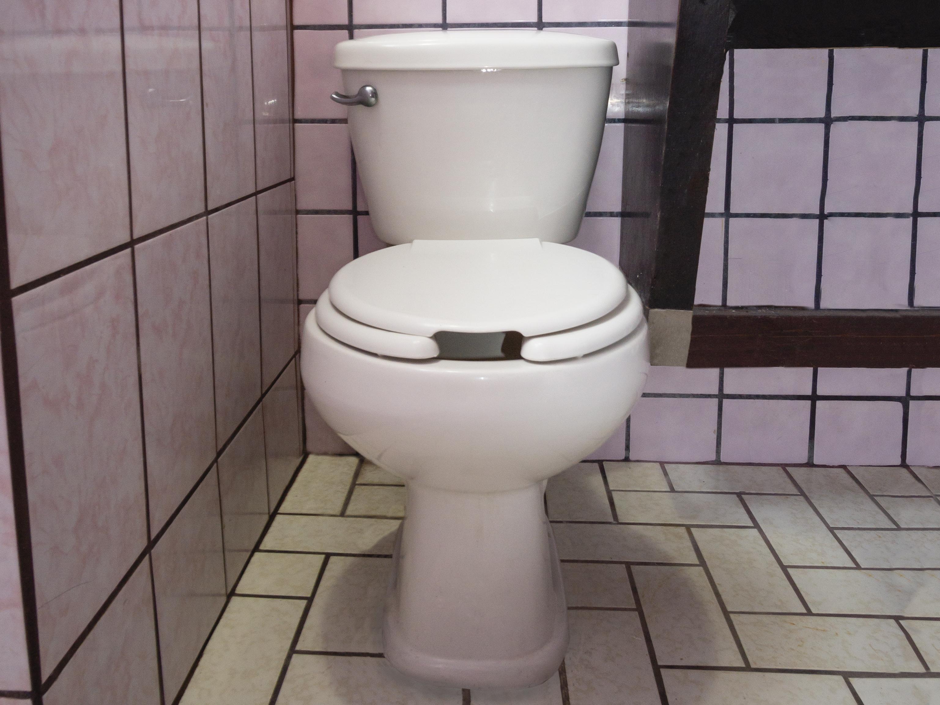 Oyo Hotel Hacienda Don Luis, Rosarito Exterior photo A two-piece water closet