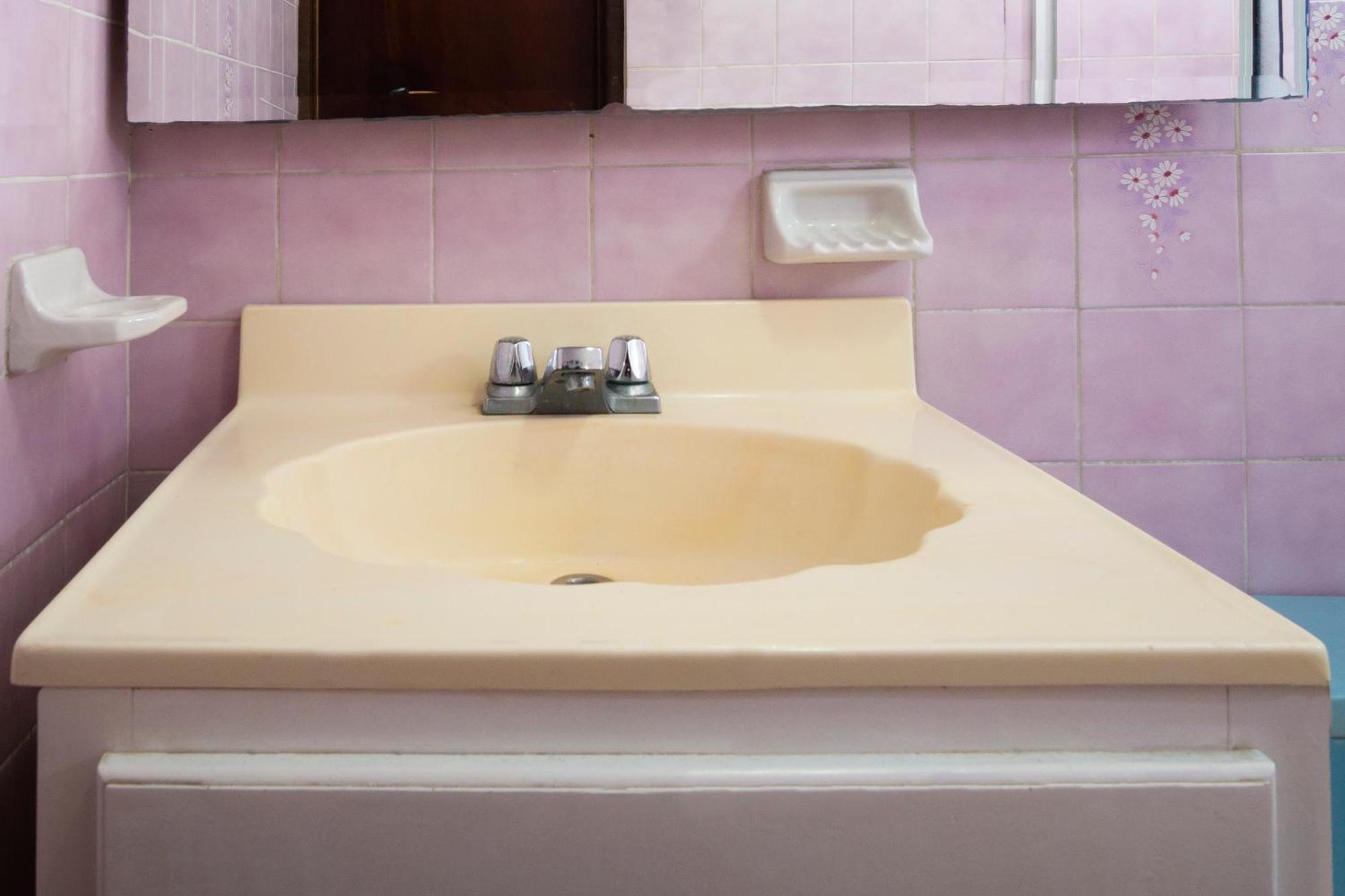 Oyo Hotel Hacienda Don Luis, Rosarito Exterior photo A cultured marble vanity top