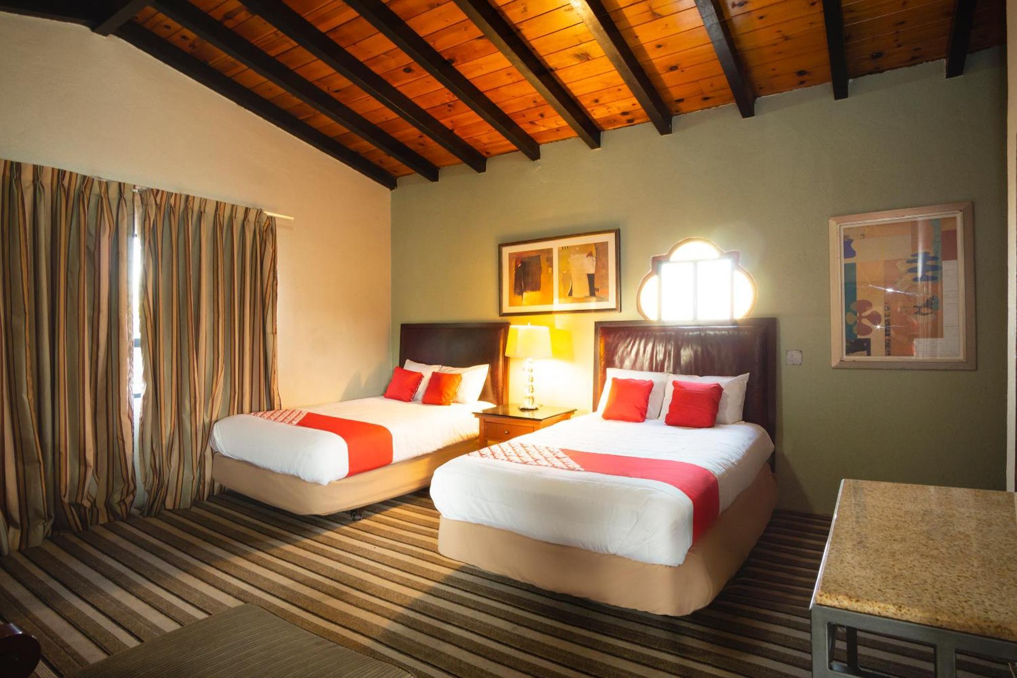 Oyo Hotel Hacienda Don Luis, Rosarito Exterior photo A typical room at the hotel