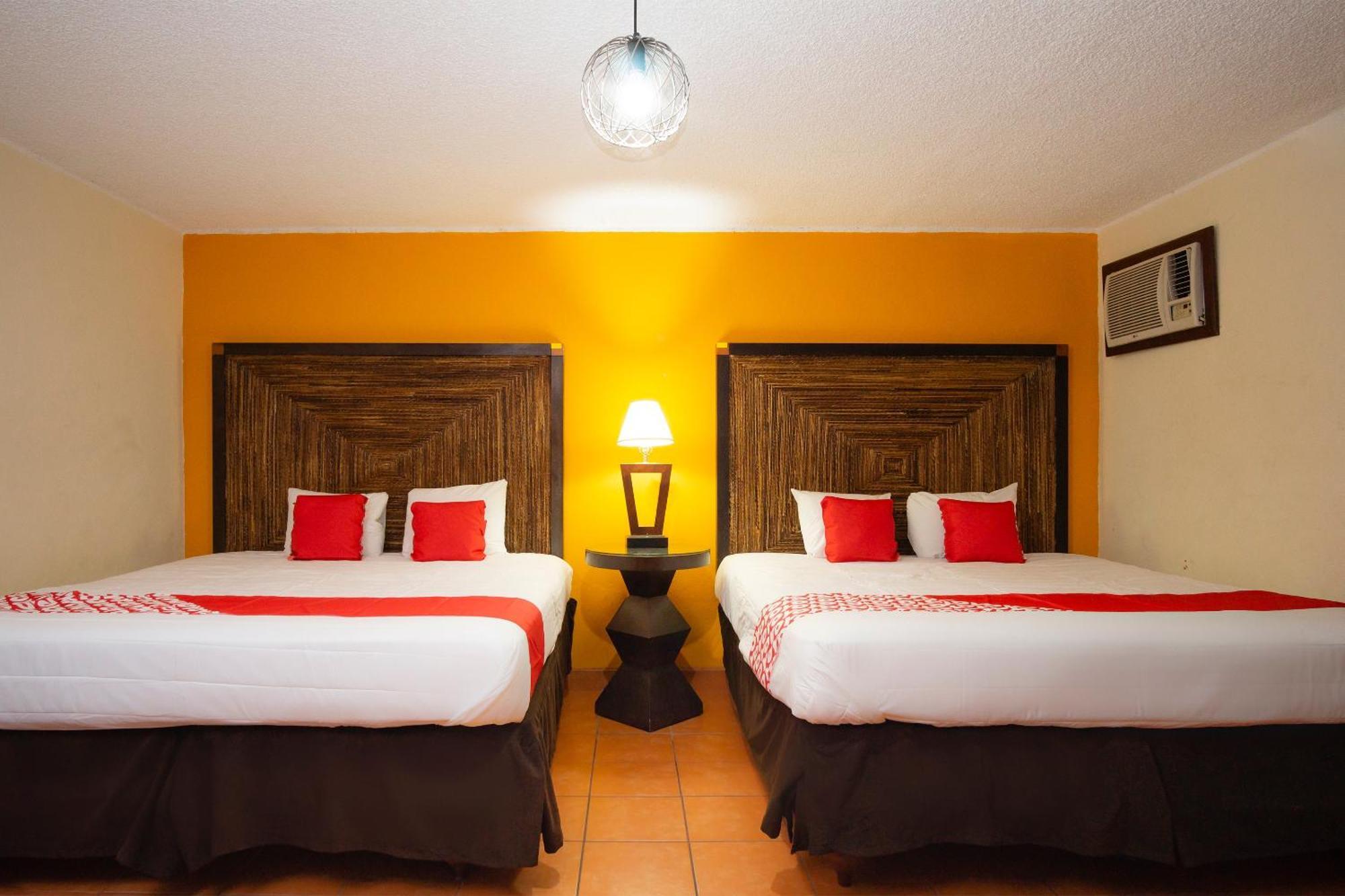 Oyo Hotel Hacienda Don Luis, Rosarito Exterior photo A typical OYO hotel room in Mexico City